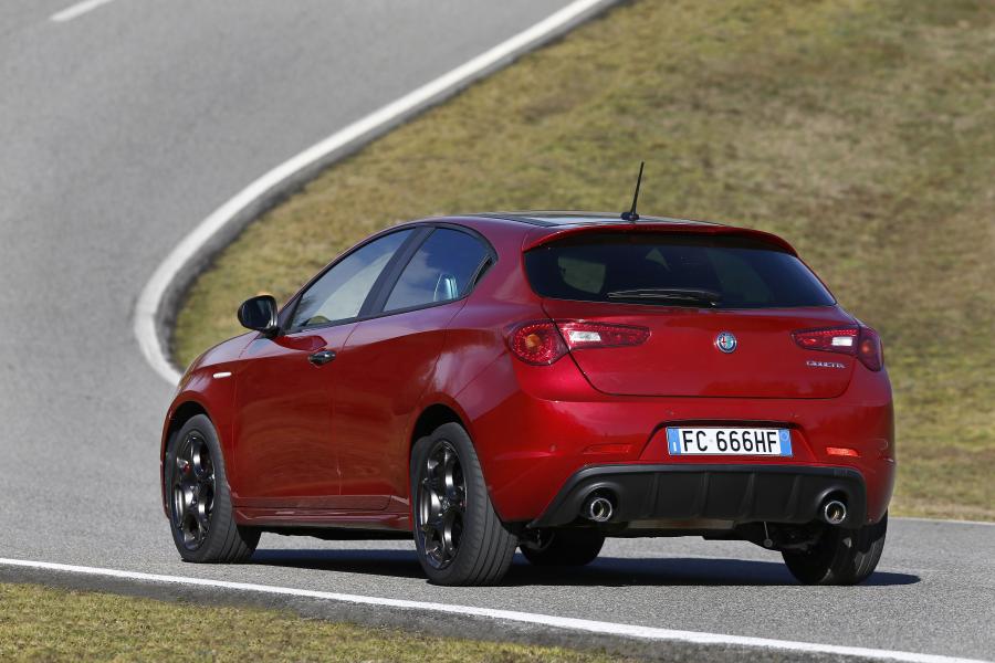  Alfa Romeo Giulietta Veloce Pack 2016 года  (фото 10 из 27)